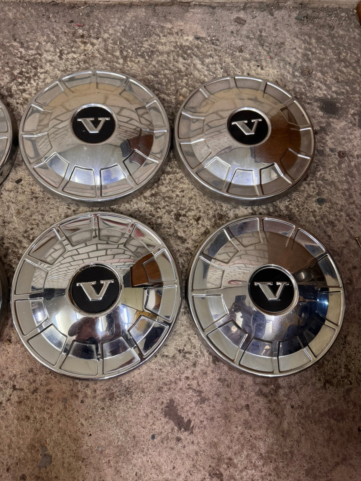 Volvo 140 chrome wieldoppen 8st & volvo amazon 4st chrome, Ophalen of Verzenden, Zo goed als nieuw