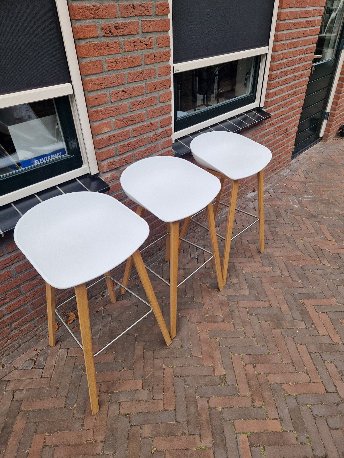 3st hay barkrukken, 2 krukken, Ophalen, 60 tot 90 cm