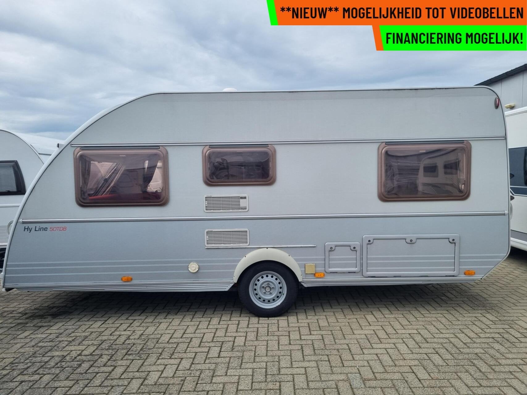 Kip HY LINE 50 HYB LEVELSYSTEEM + VOORTENT + VLOERVERWARMING, Caravans en Kamperen, Rondzit, Bedrijf, 6 tot 7 meter, 1250 - 1500 kg