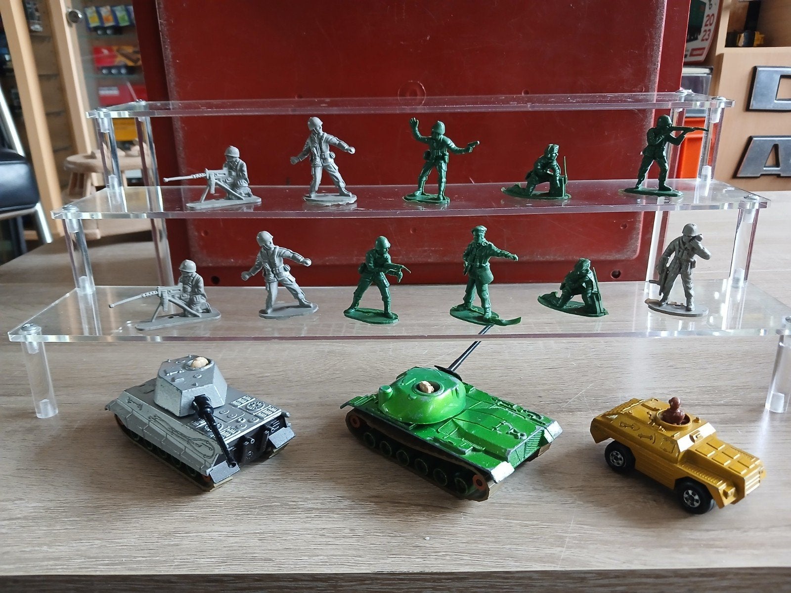 leger tanks, Ophalen, Bus of Vrachtwagen