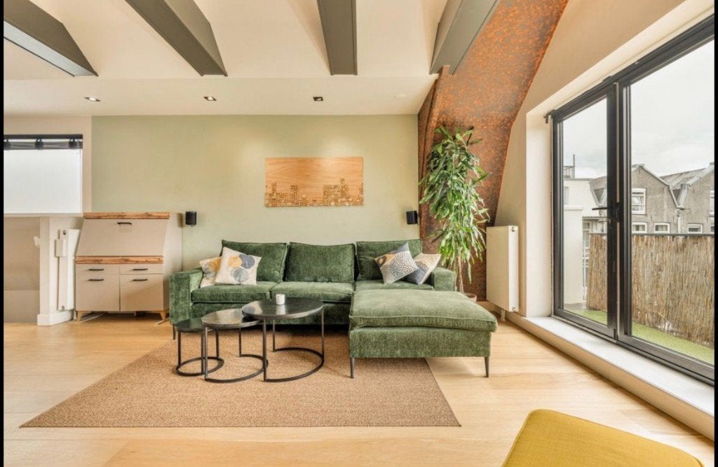 Design hoekbank groen chaise longue rechts, Huis en Inrichting, Ophalen, 250 tot 300 cm, Shick, Zo goed als nieuw