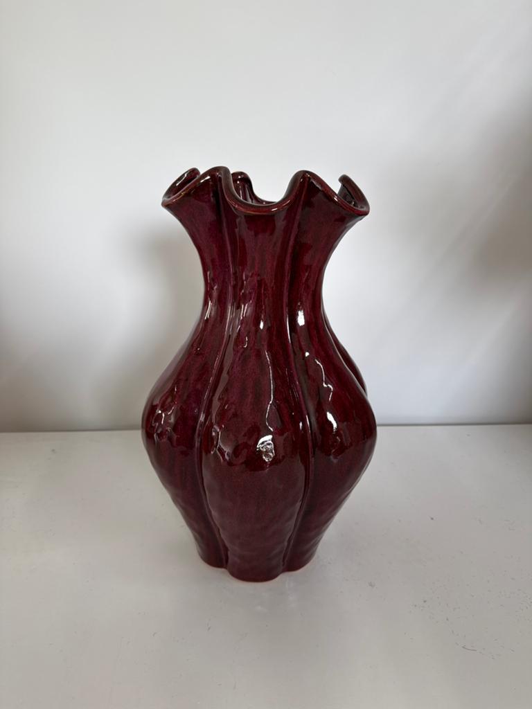 Daan Kromhout vaas, 43 x 25 cm, bordeauxrood, Huis en Inrichting, Woonaccessoires | Vazen, Zo goed als nieuw, Rood, Minder dan 50 cm