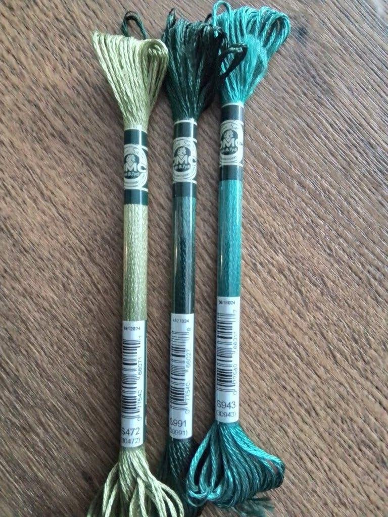 3 strengetjes dmc s garen, Ophalen of Verzenden, Zo goed als nieuw, Handborduren, Borduurgaren of Zijde