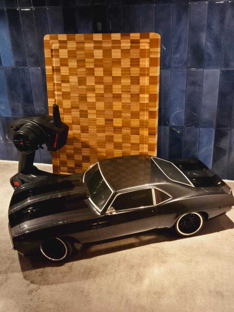 Vaterra 1969 Chevrolet Camaro RS RTR, Hobby en Vrije tijd, Modelbouw | Radiografisch | Auto's, Elektro, Ophalen of Verzenden, Zo goed als nieuw