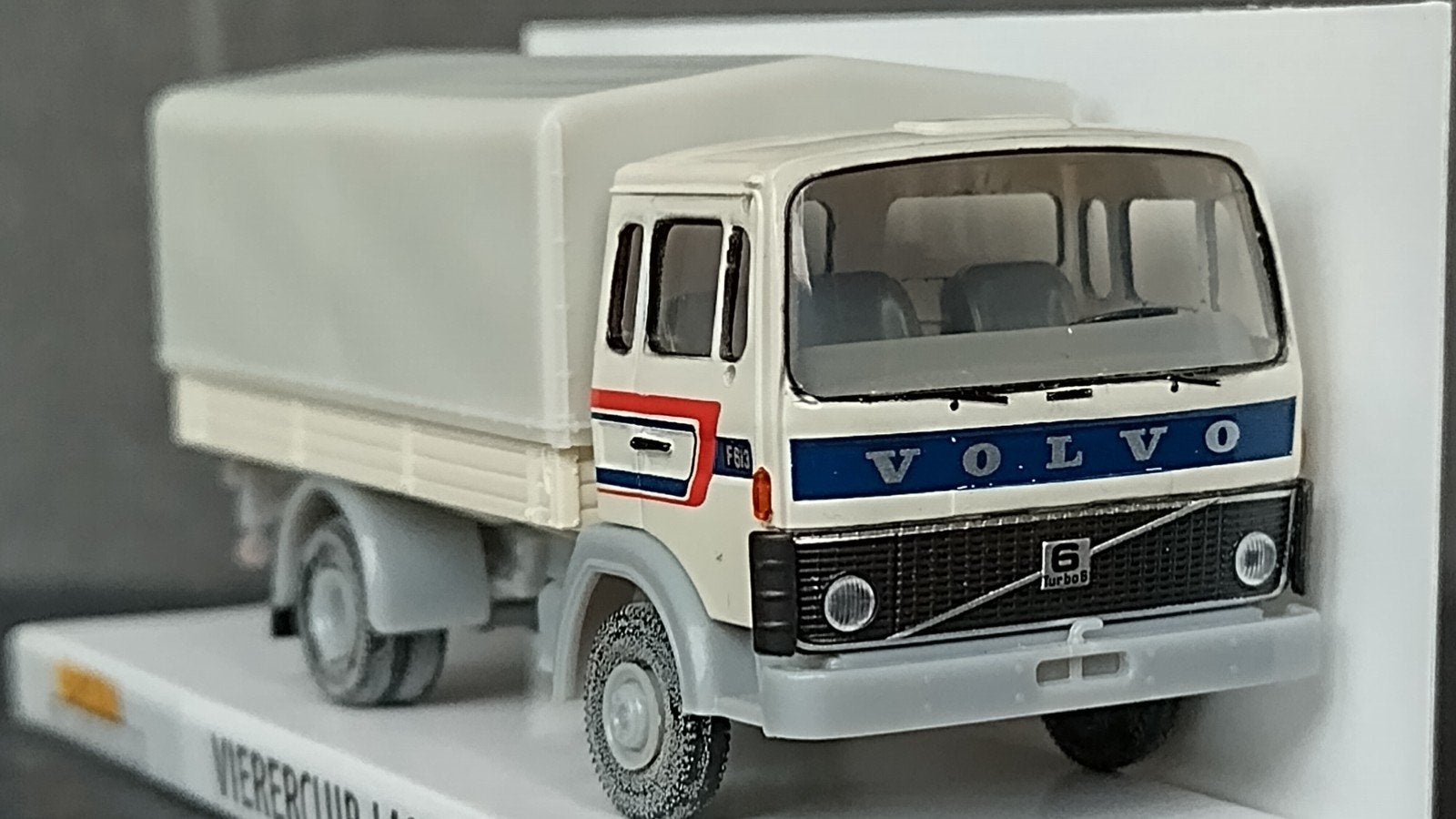 Volvo F 613 met huif 1:87 Brekina Pol, Verzenden, ., Bus of Vrachtwagen, Brekina
