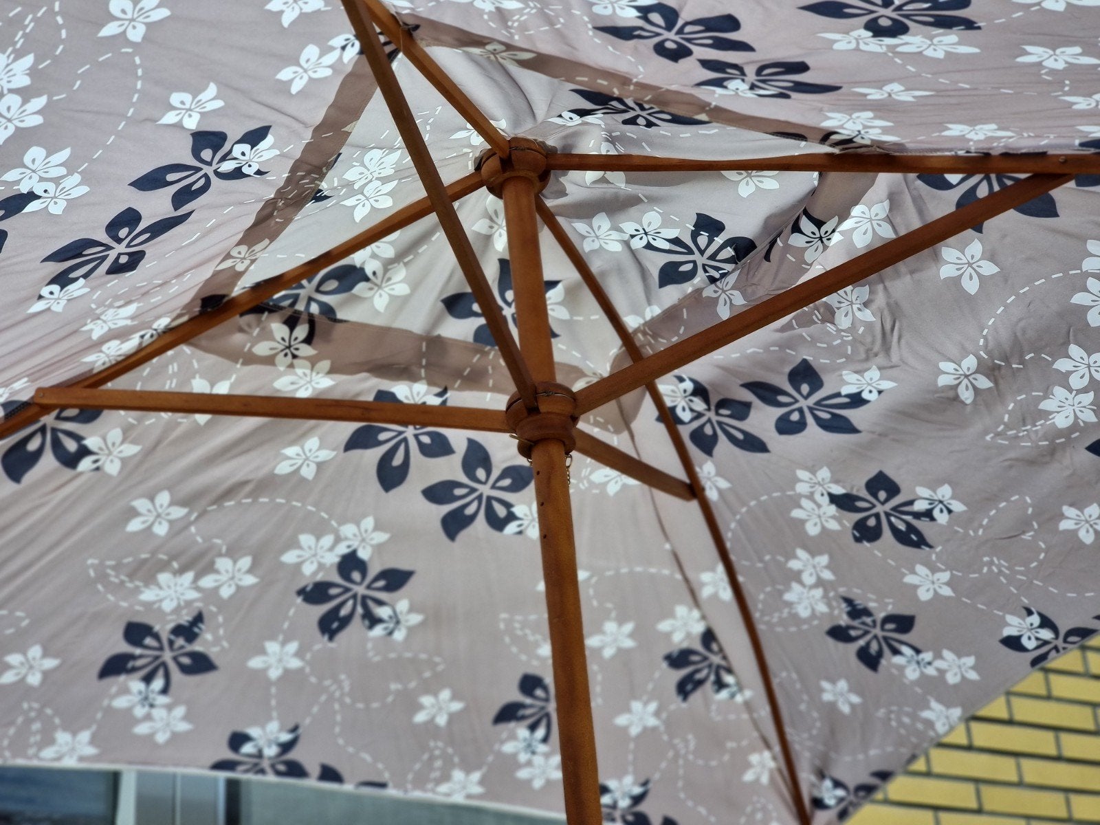 Parasol H 2,3m Taupe bloem zwart, Ophalen of Verzenden, Nieuw