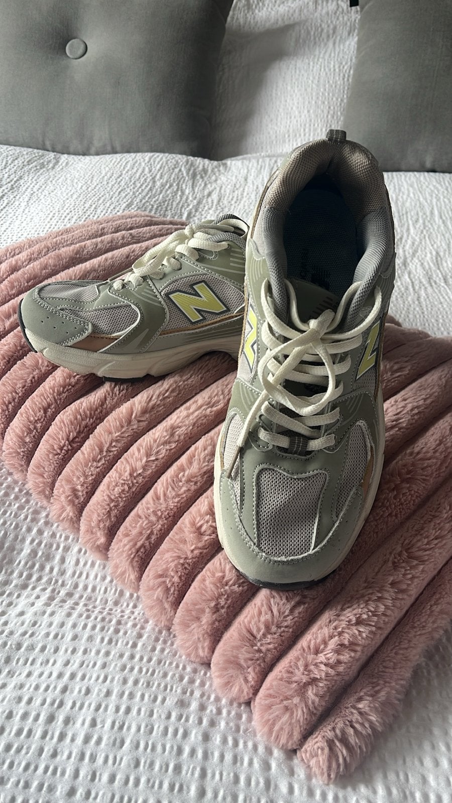 New Balance sneakers - Maat 41 (valt als 39), Kleding | Dames, Schoenen, Ophalen of Verzenden, Zo goed als nieuw, Grijs, Sneakers of Gympen