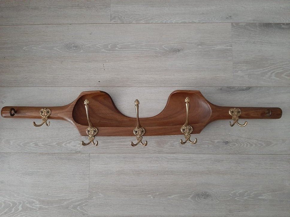 Houten wandkapstok met messing haken., Wandkapstok, Gebruikt, Ophalen of Verzenden, Minder dan 100 cm