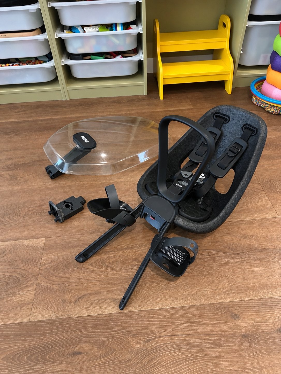Thule Yepp Mini voorzitje + windscherm + adapter, Ophalen, Zo goed als nieuw