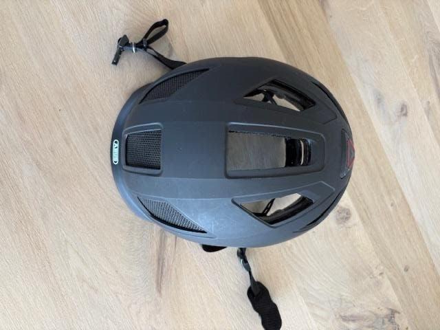 Abus fietshelm, Ophalen, M, Zo goed als nieuw, Abus