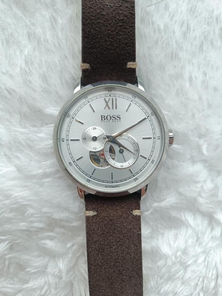 Hugo Boss automatisch horloge met nieuwe suède band, Sieraden, Tassen en Uiterlijk, Horloges | Dames, Overige merken, Staal, Polshorloge