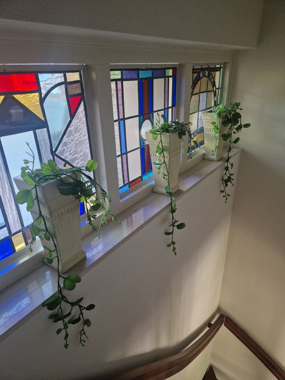 3 identieke bloempotten met hangende kunstplanten, Ophalen, Overige materialen, Binnen, Zo goed als nieuw
