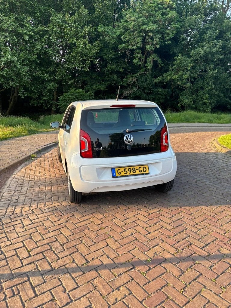 Foto 4 van Volkswagen up! 1.0 44kw (koude airco/nw beurt)
