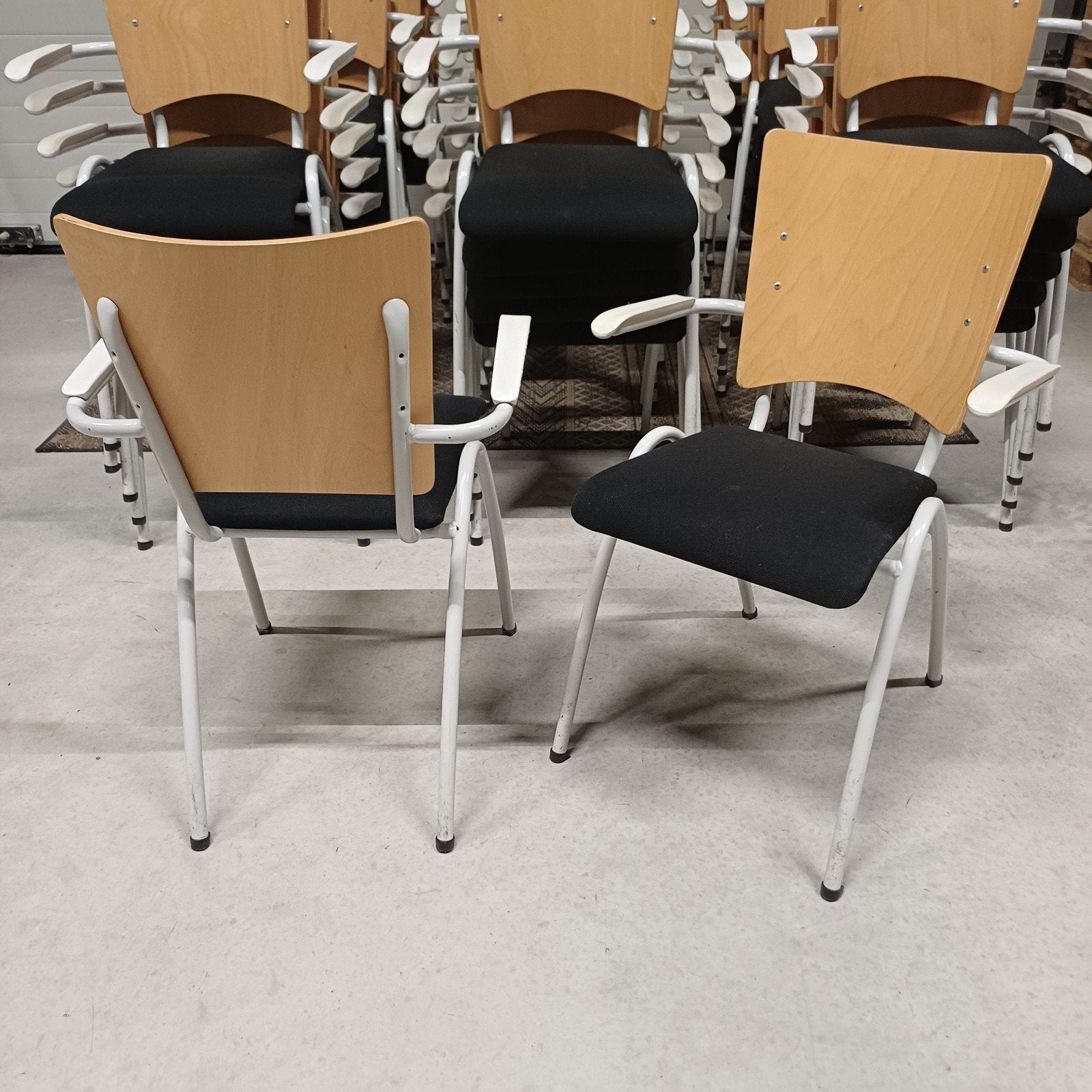 46 x partij stoelen kantine kerk school stoelen, Ophalen, Gebruikt, Bruin, Vijf, Zes of meer stoelen