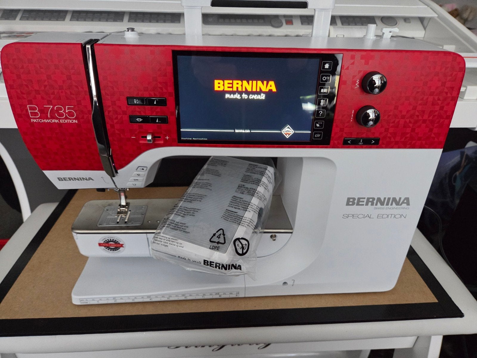 Bernina B735 "Patchwork Edition"  Nieuw !, Ophalen, Naaimachine, Bernina