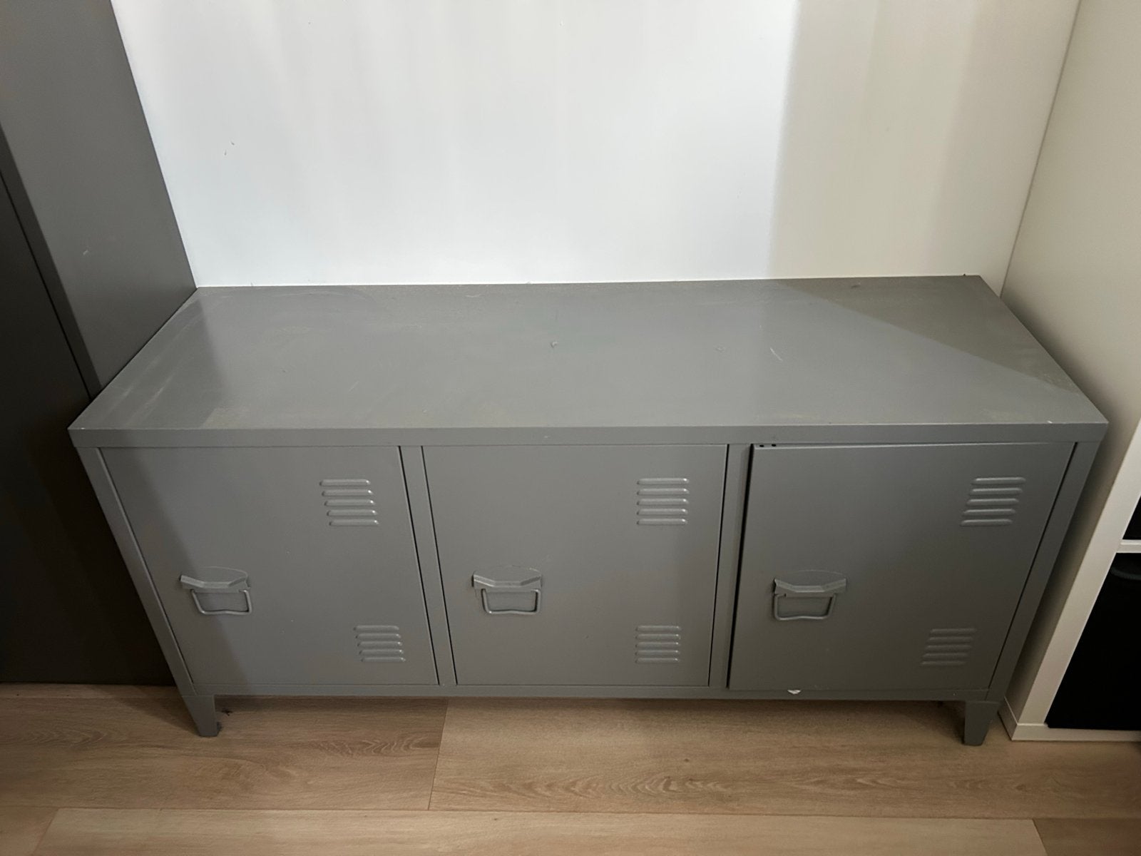 Grijze metalen locker kast met 3 deuren, Ophalen, Gebruikt