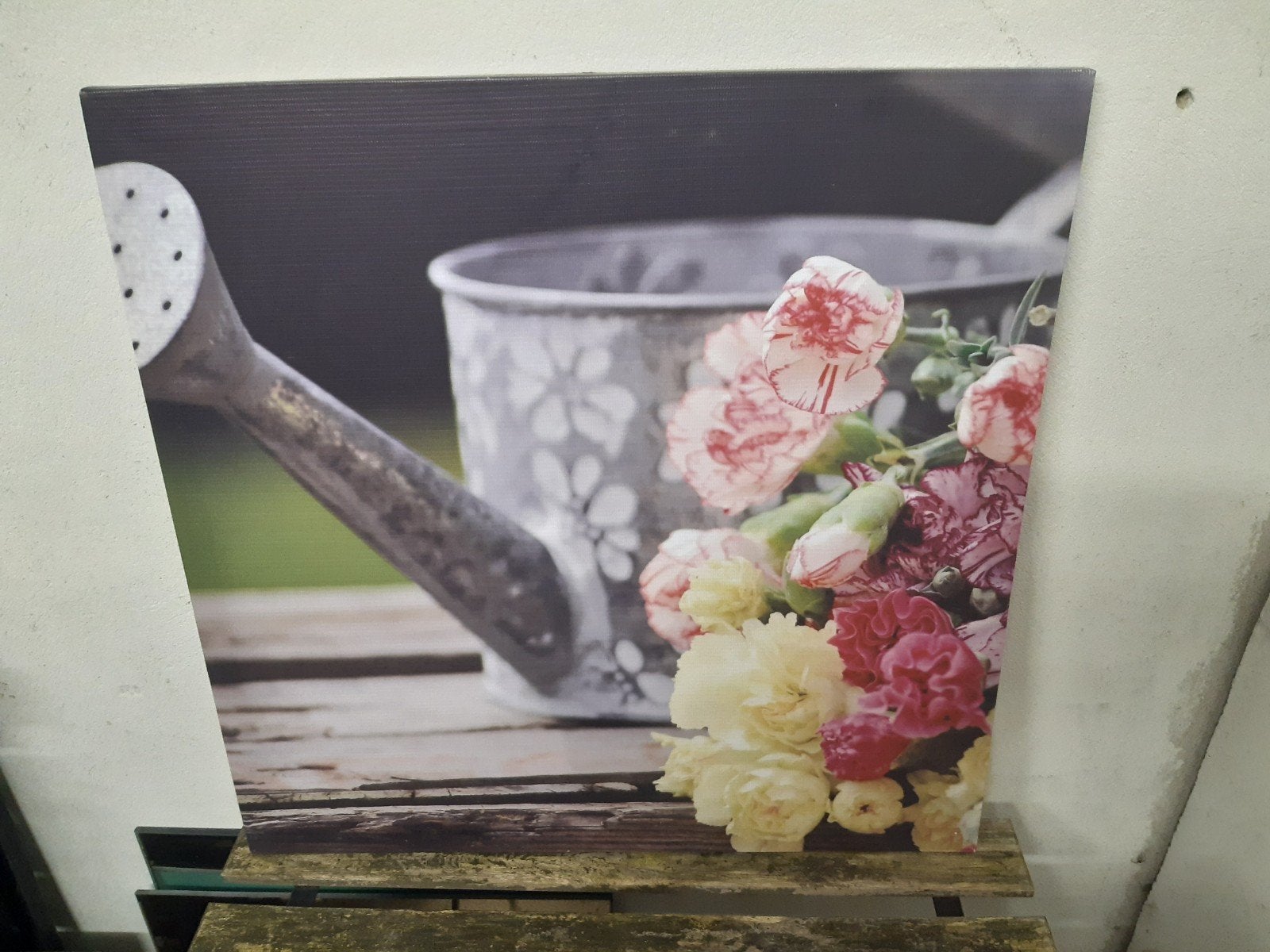 Canvas schilderij gieter met bloemen 50x50 tuinwanddecoratie, Ophalen, 50 – 75, Overige typen, Zo goed als nieuw