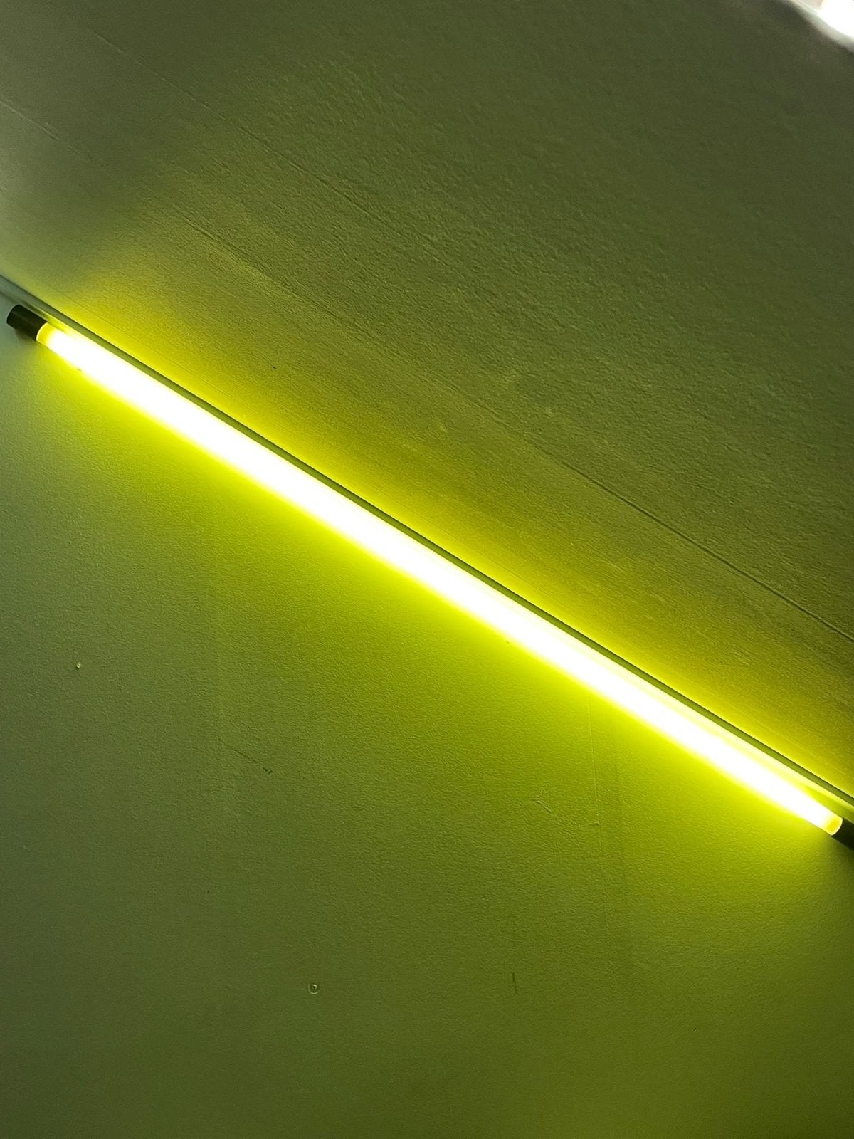 LIVARNO LUX Decoratieve Neonbuis - Geel Licht, Gasontladingslamp, Overige lichtkleuren, Ophalen of Verzenden, Zo goed als nieuw