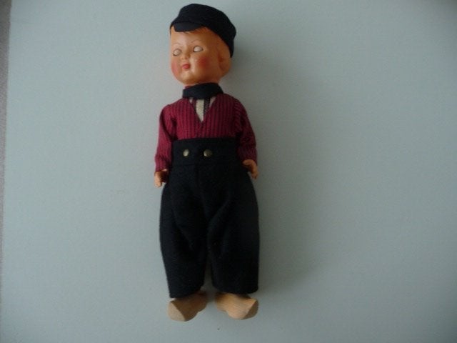 JONGENS POP IN VOLENDAMSE KLEDERDRACHT - 60-er jaren, 29 cm, Verzamelen, Ophalen of Verzenden, Zo goed als nieuw, Pop