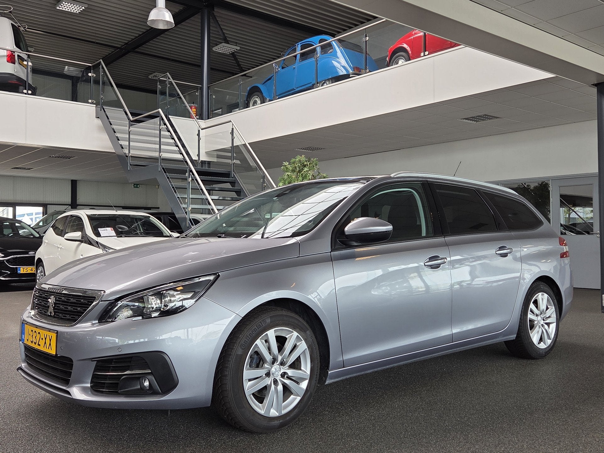 Peugeot 308 SW 1.2 PureTech Blue Lease Executive / Nieuwe Di, Parkeersensor, Euro 6, 1199 cc, 620 kg