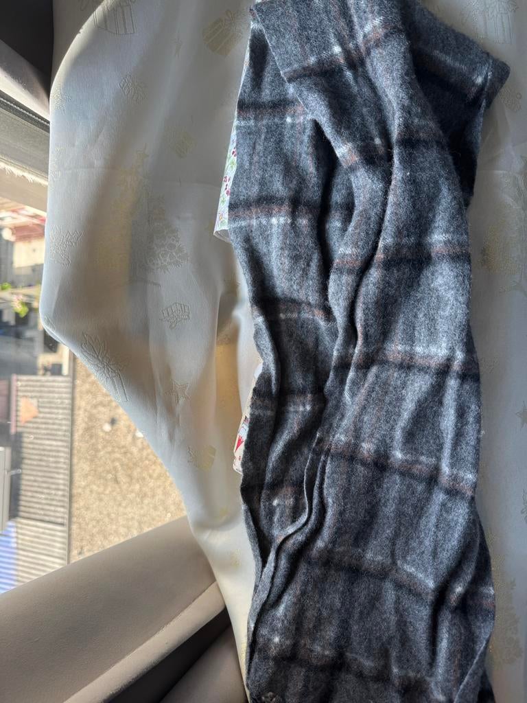 wool scarf, Ophalen of Verzenden, Zo goed als nieuw, Maat 46 (S) of kleiner, Sjaal