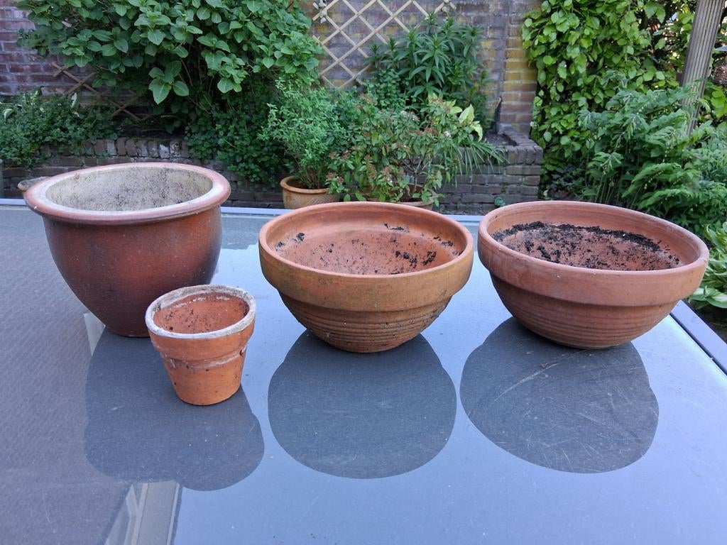 Terras bloem potten, Tuin en Terras, Bloempotten, Ophalen of Verzenden, Rond, Minder dan 25 cm, Minder dan 40 cm