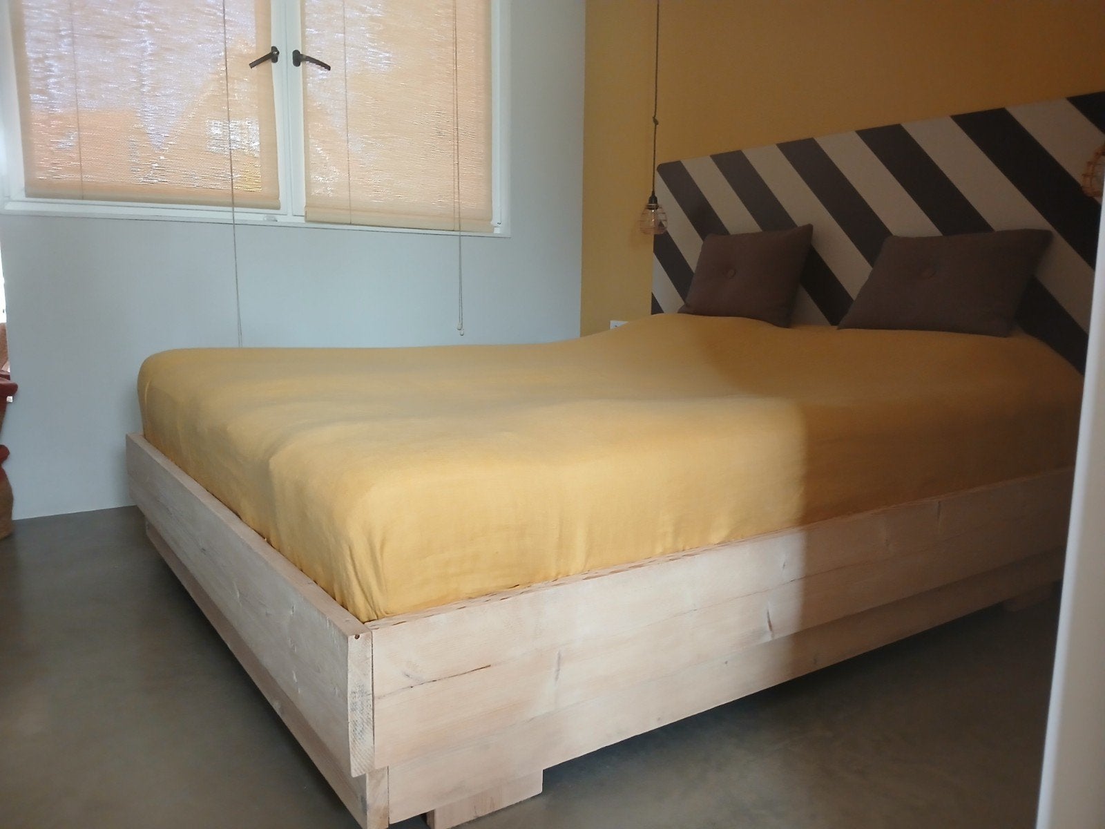 Compleet vrijwel nieuw 2 persoonsbed 210x190, Ophalen, 90 cm, 210 cm, Tweepersoons