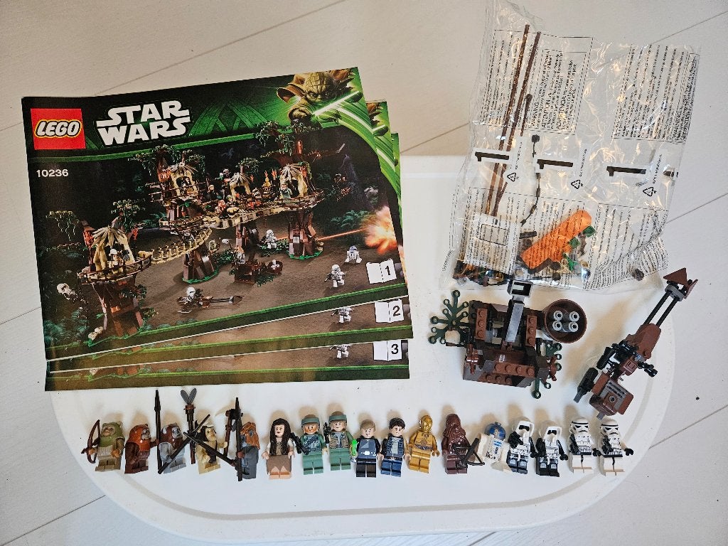 LEGO 10236 Ewok Village 2013