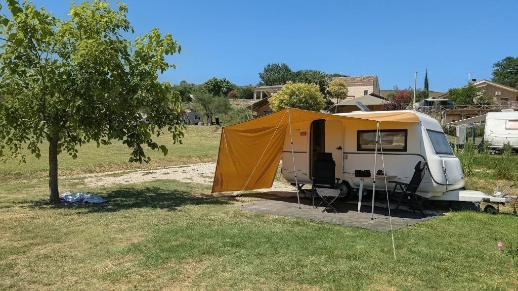 Te koop Biod 420 TL Caravan, Standaardzit, Tot en met 2, Particulier, 4 tot 5 meter