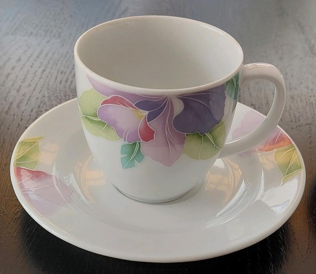 4 puntgave kop en schotel van Graf von Henneberg, Huis en Inrichting, Keuken | Servies, Nieuw, Ophalen of Verzenden, Overige stijlen