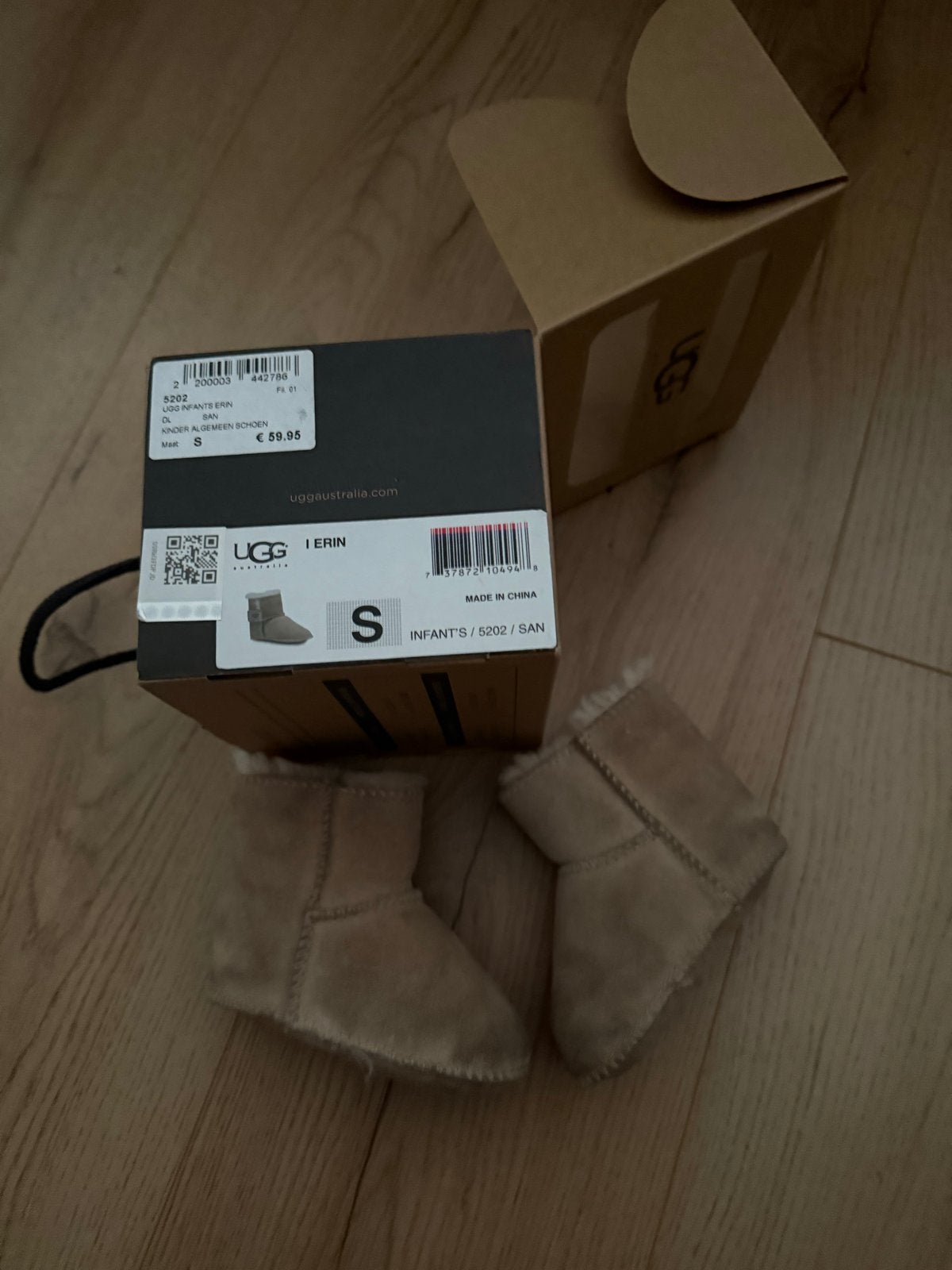 UGG Erin babyslofjes - Maat S (0-6 maanden), Ophalen of Verzenden, Gebruikt, Jongen of Meisje, Overige typen