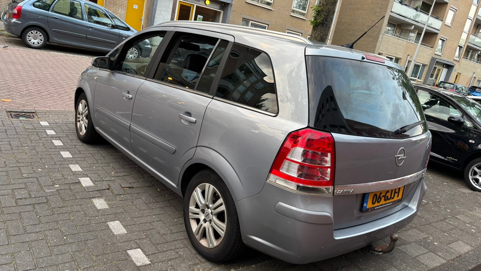 Opel Zafira 1.8 2008 Grijs (€1250), Voorwielaandrijving, 4 cilinders, Particulier, 1403 kg