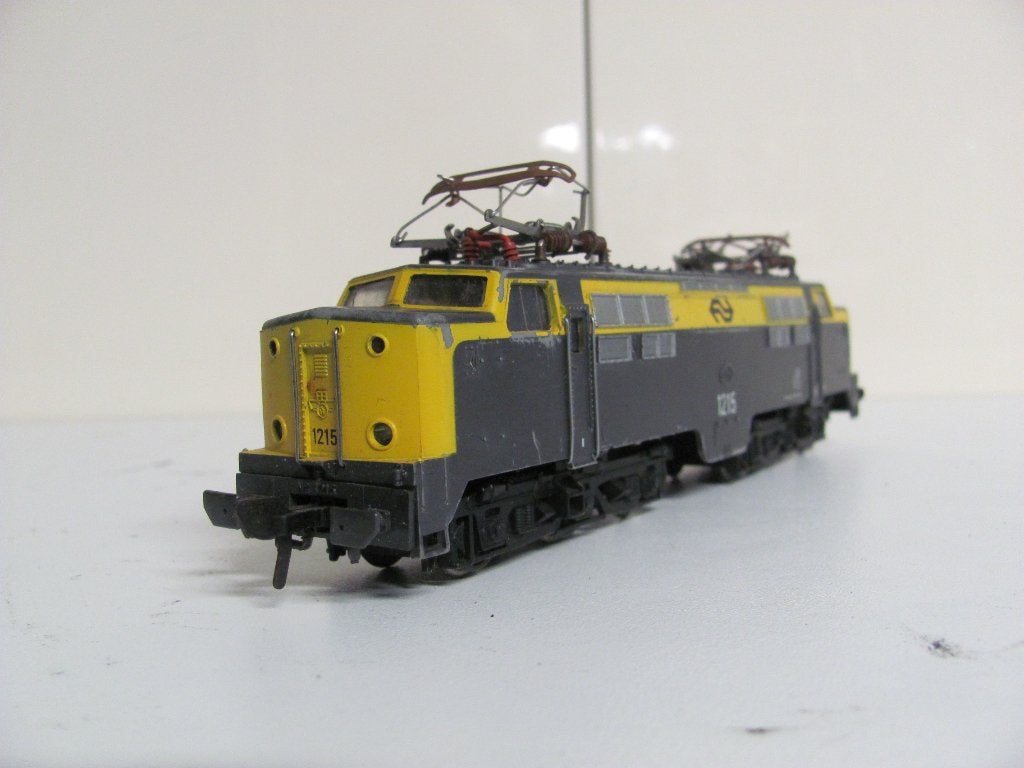 FLEISCHMANN locomotief 1215 ns in gebruikte staat, Hobby en Vrije tijd, Gebruikt, Locomotief, Ophalen of Verzenden, NS