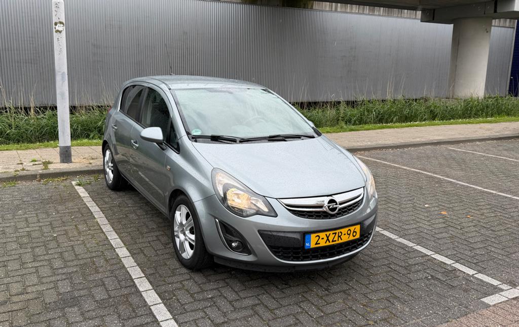 Opel Corsa 1.2 16V 5D 2014 Grijs Stoel/stuurverwarming, Auto's, Voorwielaandrijving, 1063 kg, 4 cilinders, 49 €/maand