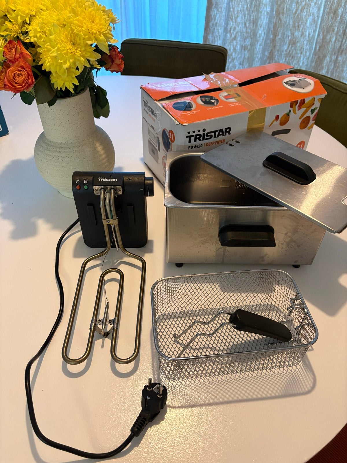 Tristar PD-8950 Friteuse - 3L, 2000W, 2 tot 3 liter, Ophalen of Verzenden, Gebruikt, Uitneembare binnenpan