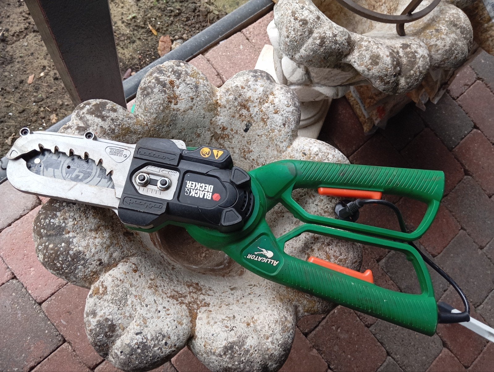 Goed werkende alligator Black en Decker een jaar gebruikt, Ophalen, Zo goed als nieuw