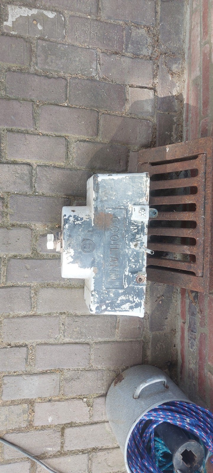 oude stortbak  wc, Ophalen, Gebruikt