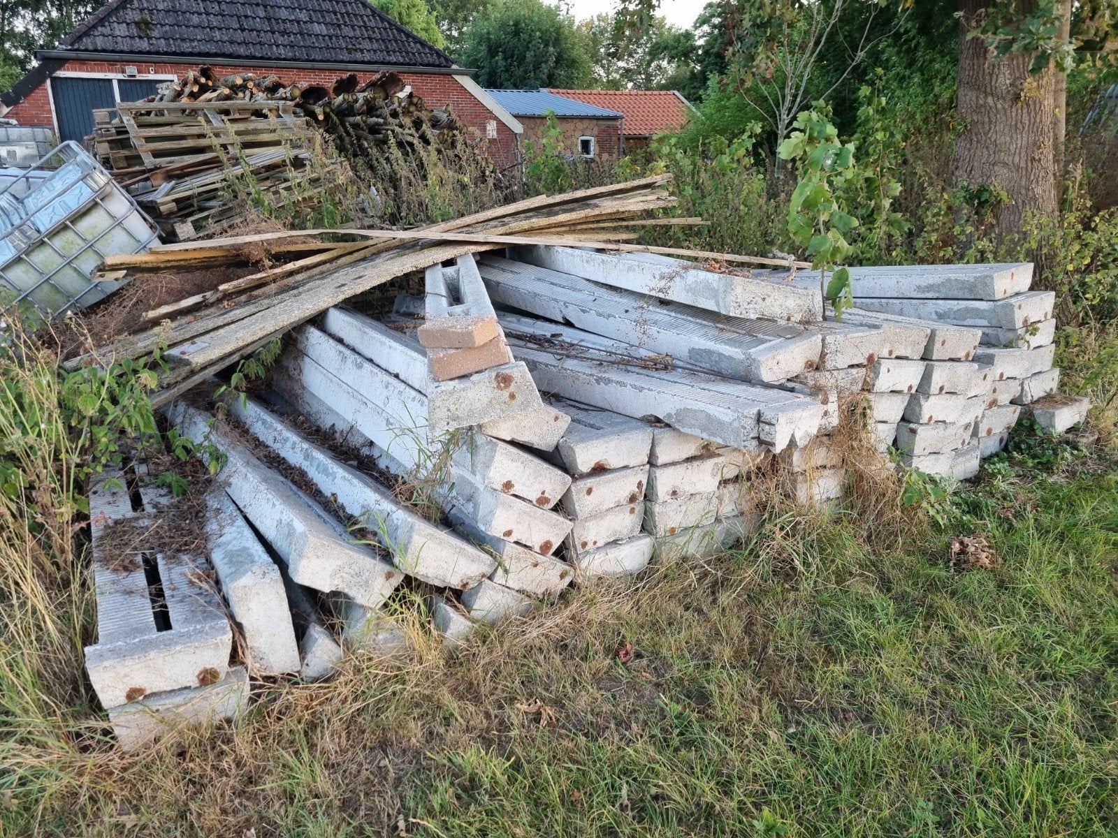 Betonnen palen voor ondergrond of mestplaat, Ophalen, Gebruikt, Overige typen, 200 tot 250 cm