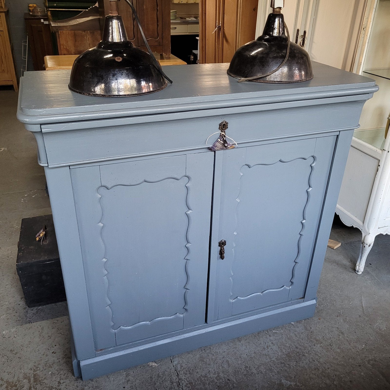 Brocante oude grijze lage kast biedermeierkast meidenkast, Ophalen