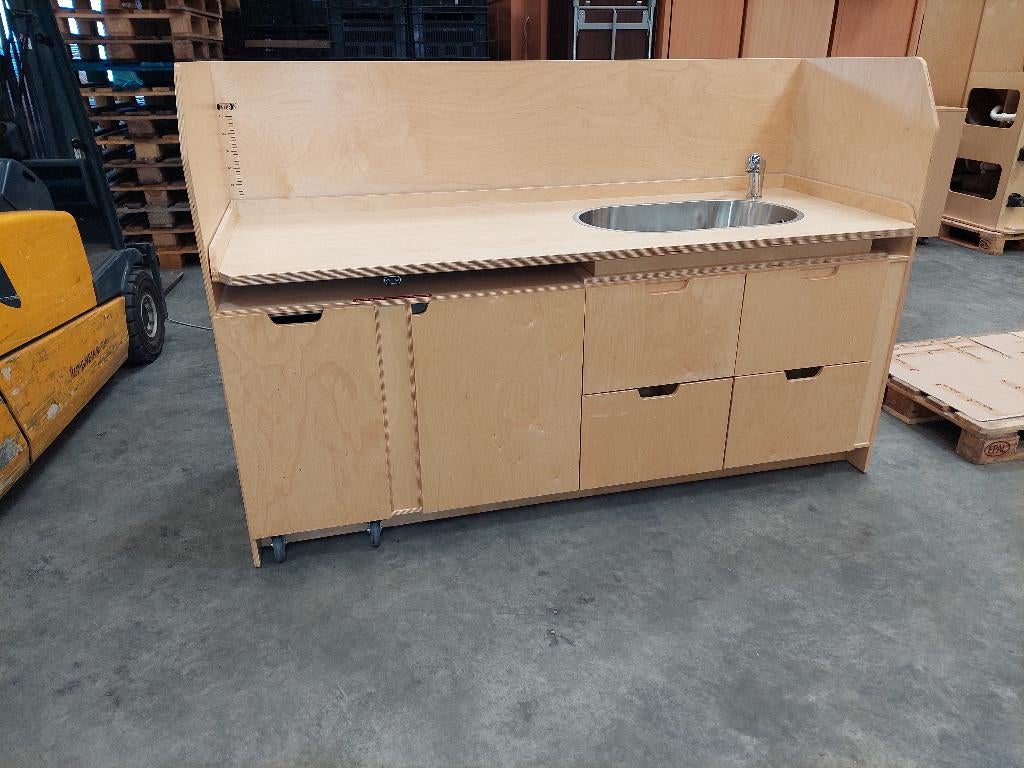 Kids-F Goldline kinderopvang commode in nagenoeg nieuwstaat, 70 cm of meer, 105 cm of meer, Ophalen of Verzenden, Voetruimte