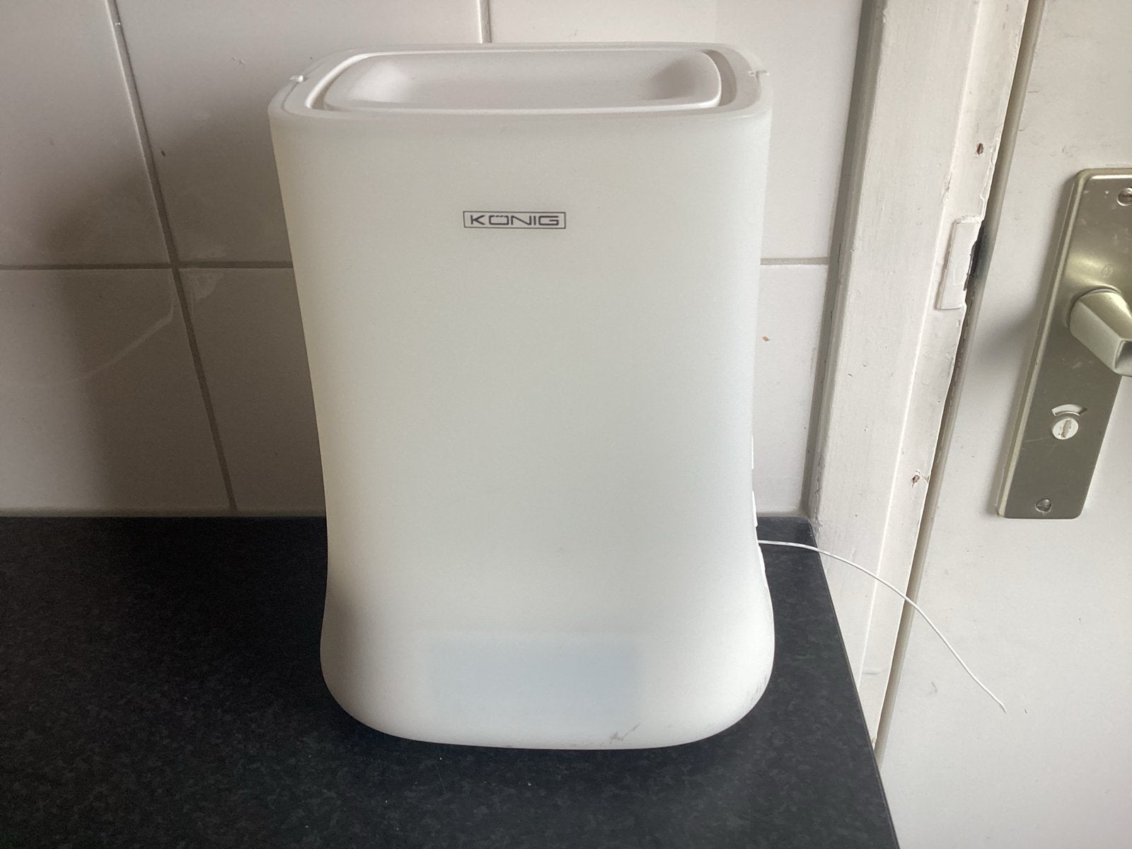 König Wekker met licht en radio - Zo goed als nieuw, Ophalen of Verzenden, Zo goed als nieuw, Digitaal