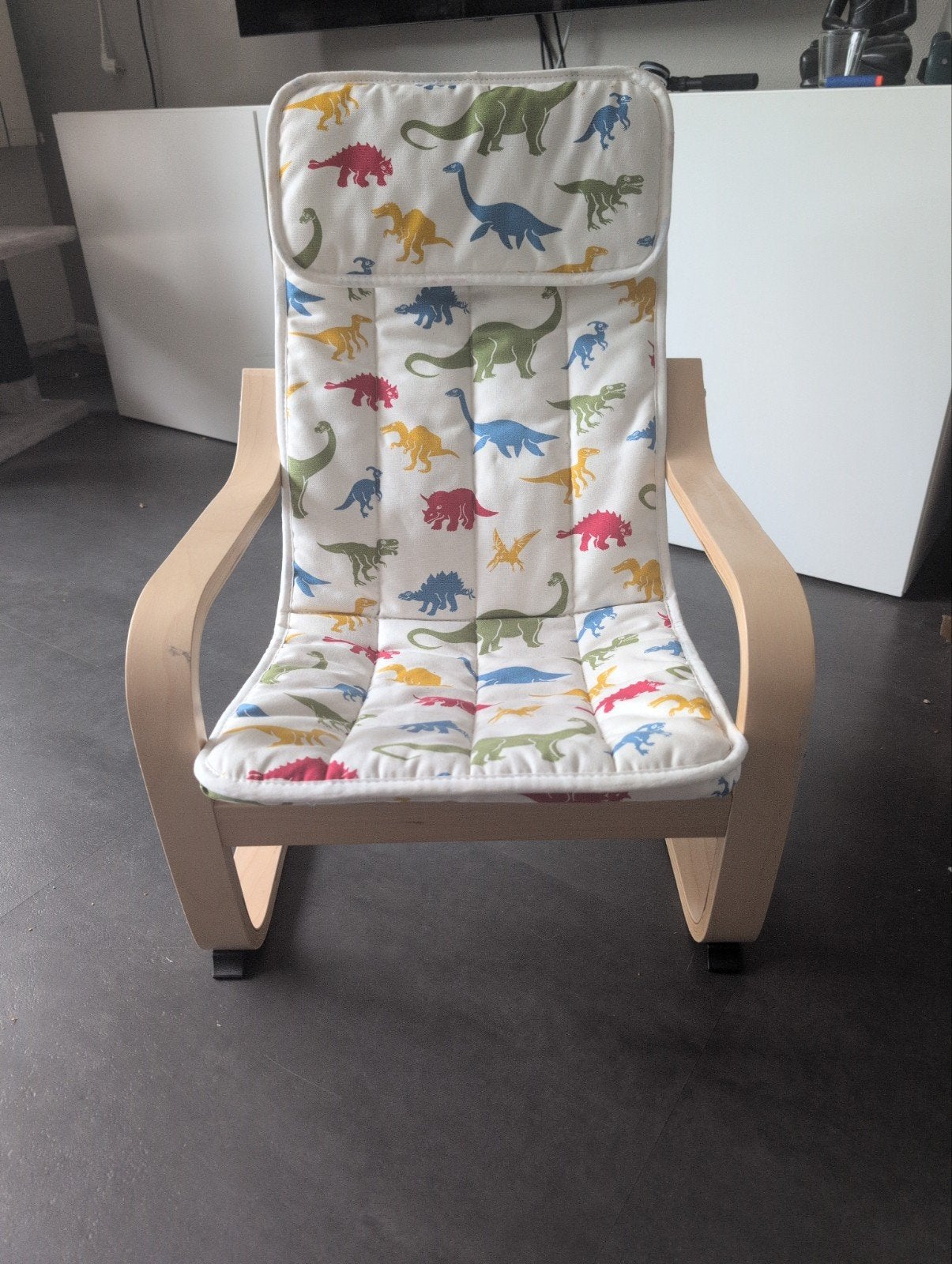 Schommelstoel ikea voor kinderen met dinosaurusprint, Ophalen, Gebruikt, Overige kleuren, Kindvriendelijk, Modern