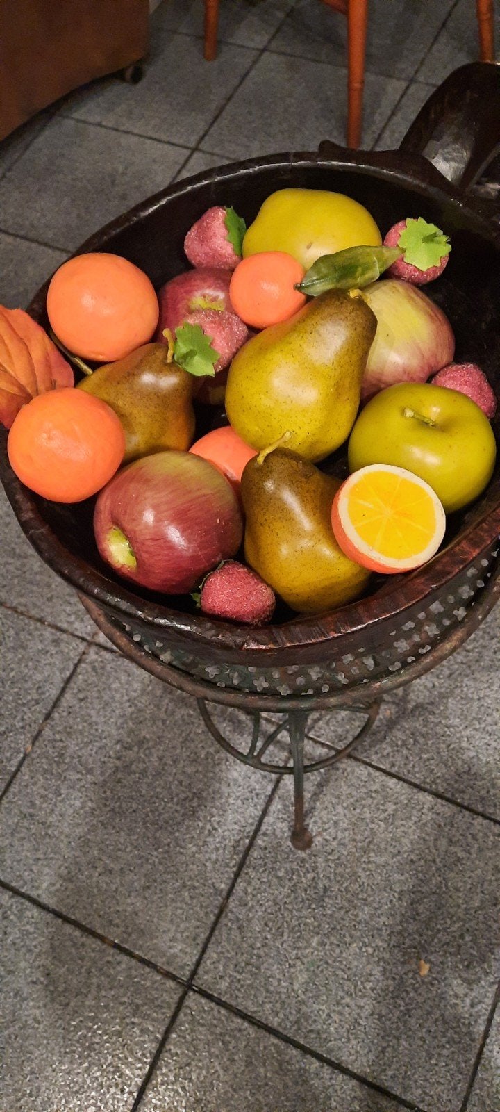 Decoratieve fruitschaal met kunstfruit, Gebruikt, Meerkleurig, Overige stijlen, Kunststof