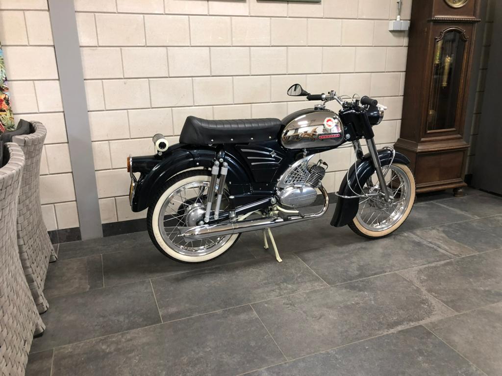 Gevraagd/gezocht Zundapp 515 special, Fietsen en Brommers, Brommers | Zundapp, Overige modellen, Ophalen of Verzenden