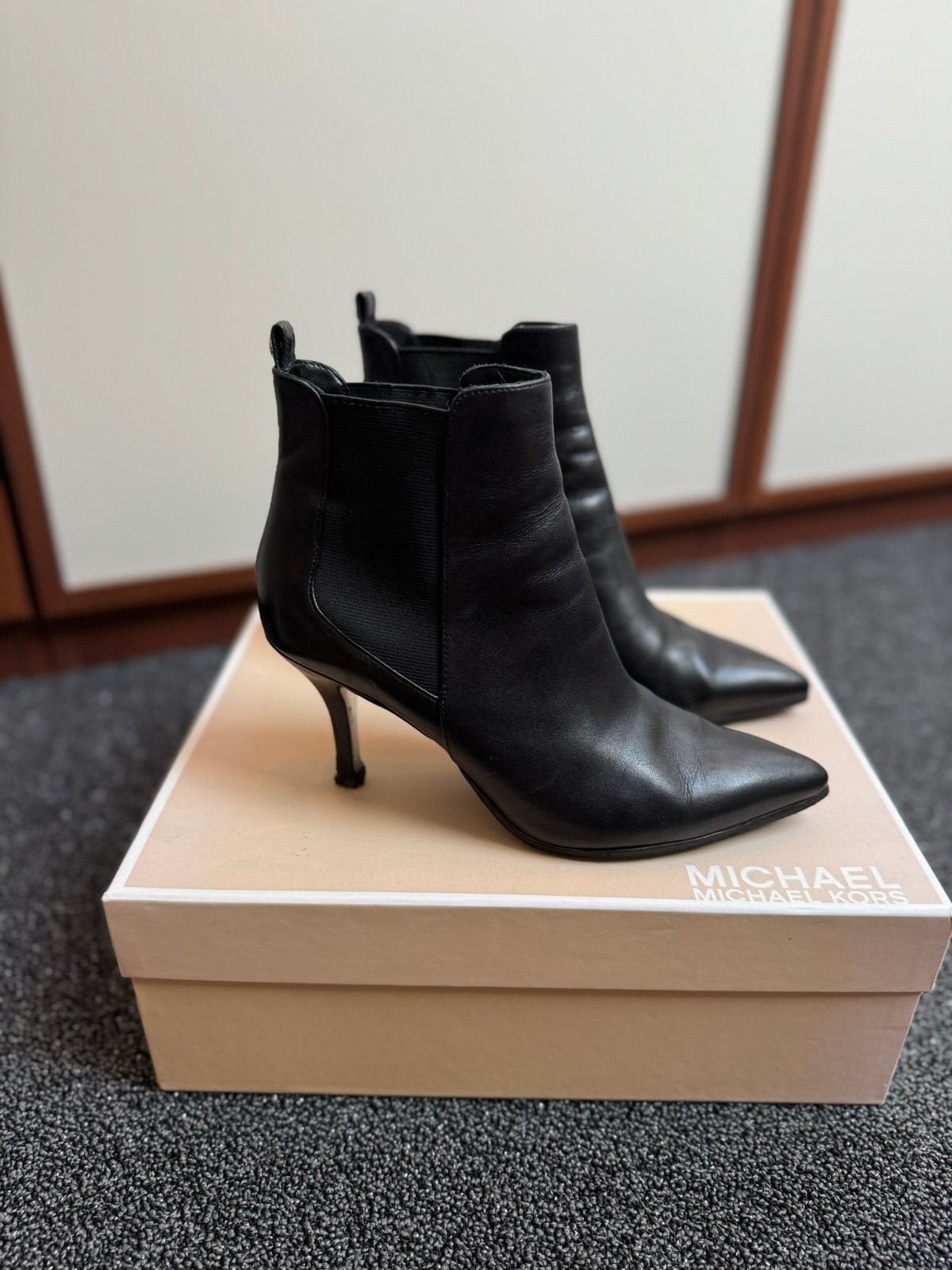 Zwarte leren laarzen maat 36 met hakje van Michael Kors, Zwart, Lage of Enkellaarzen, Ophalen of Verzenden, Zo goed als nieuw