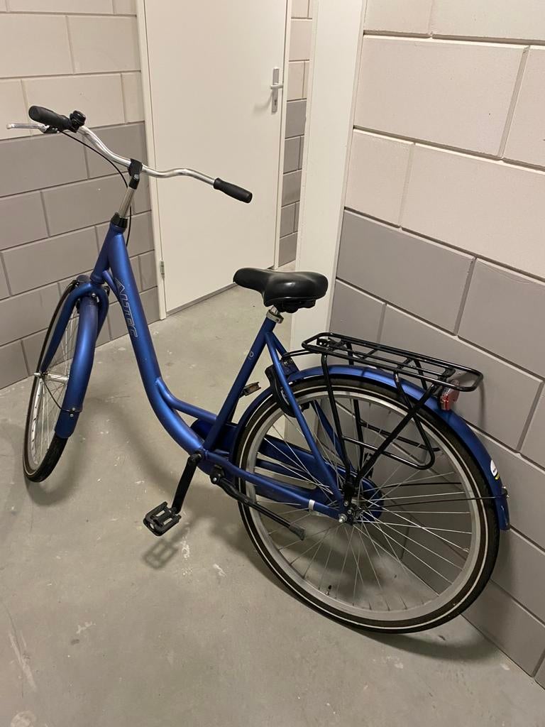 Fiets Altec blauw/paars 28X1,75 een extra voorrem, Fietsen en Brommers, Ophalen, Zo goed als nieuw, Terugtraprem, Overige merken