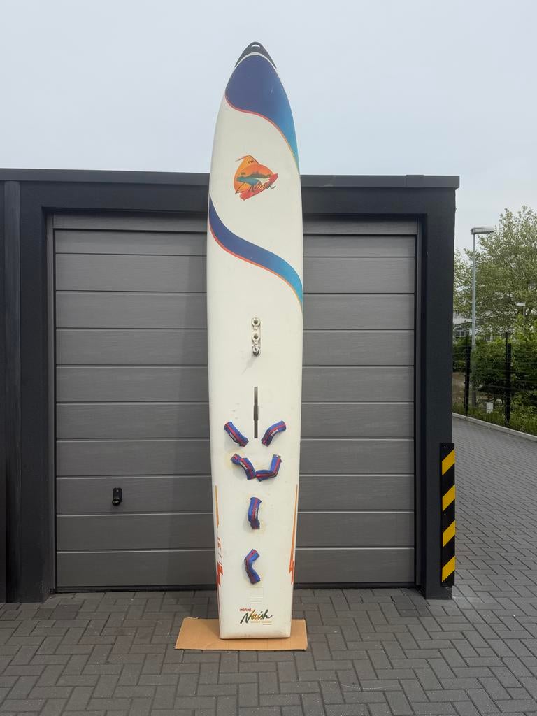 Mistral Naish Epoxy Windsurfplank collectisch item, Watersport en Boten, Ophalen, 300 cm of meer, Met vin(nen), Plank