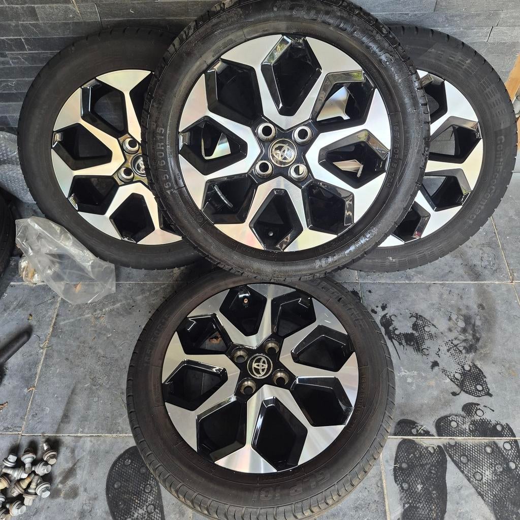 Toyota aygo velgen met banden, Ophalen, 15 inch, Band(en), 165 mm