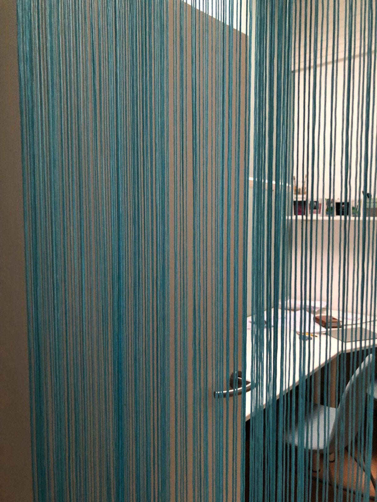 2x Lichtblauw draadjesgordijn met tunnel en klittenband, Blauw, Ophalen of Verzenden, Gordijn, Polyester