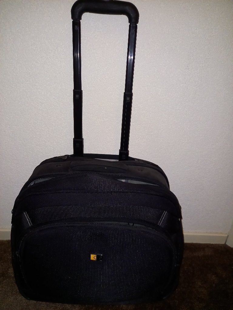 laptoptrolley+ Targus Cable Lock, Computers en Software, Laptoptassen, Gebruikt, Rugzak, 17 inch of meer, Overige merken, Gevoerd laptopvak